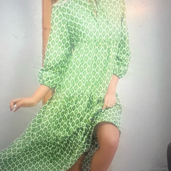 Green Patterned Tiered Maxi Dress. New! Size 14 - Picture 2 of 4